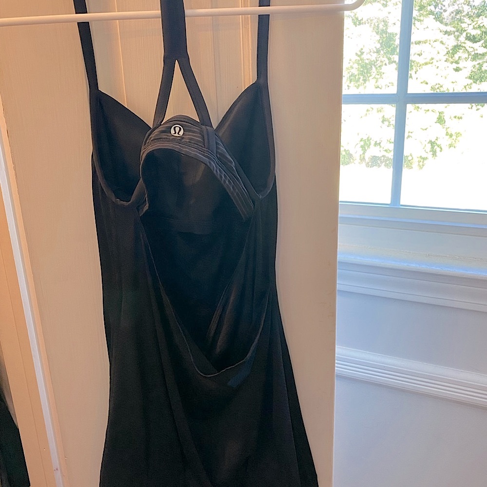 Lululemon black 2 in 1 tank